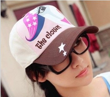 運(yùn)動(dòng)遮陽(yáng)帽，沙灘必備圣品。