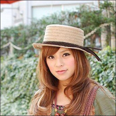 玩轉(zhuǎn)夏季風情，花朵草帽彰顯田園風