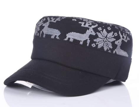 清明出行，女生戴平頂棒球帽很實用