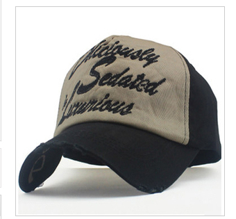 時尚運(yùn)動風(fēng)的興起，棒球帽搭配衣服盛行