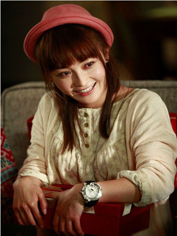 還是同一款款禮帽，只是顏色換成了紅色 