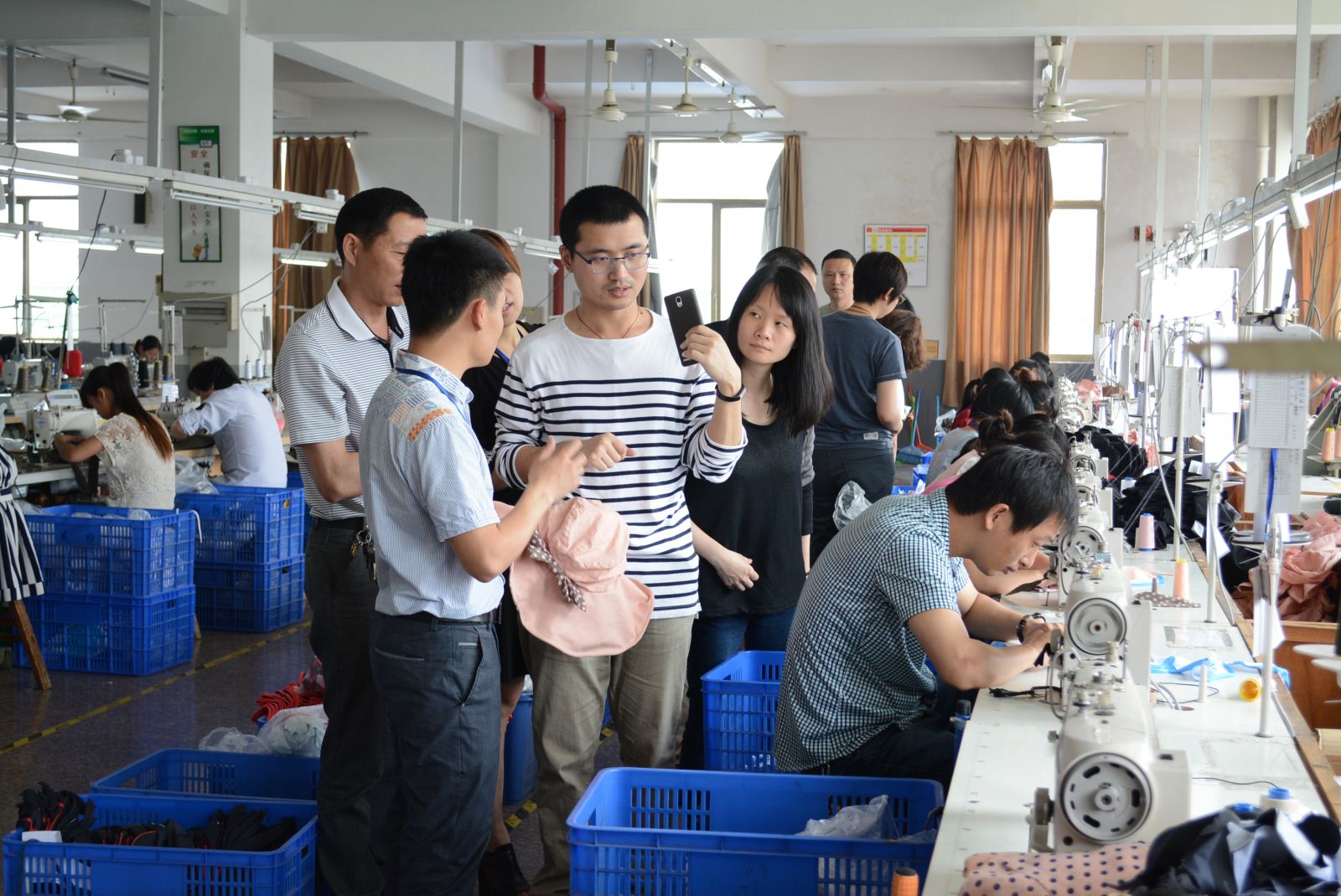 義烏帽廠從容應(yīng)對帽子急單