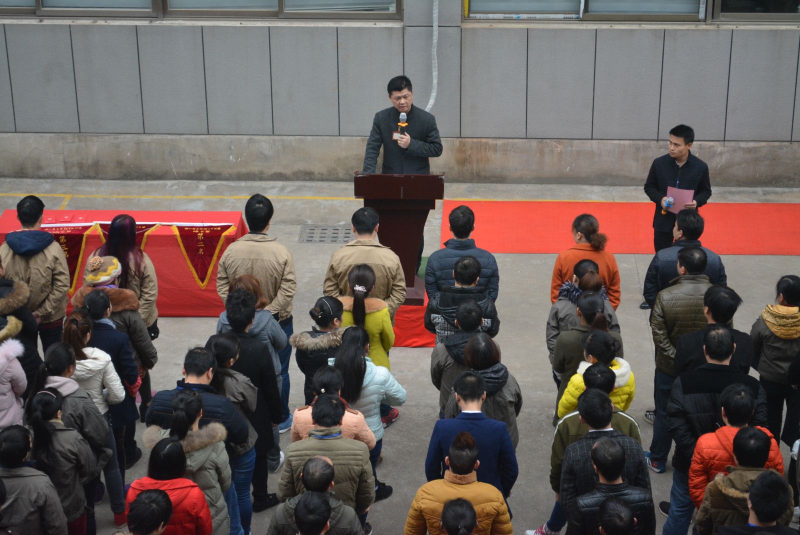 義烏帽廠一月晨會(huì)召開